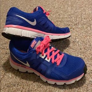 Nike Dual Fusion ST2
